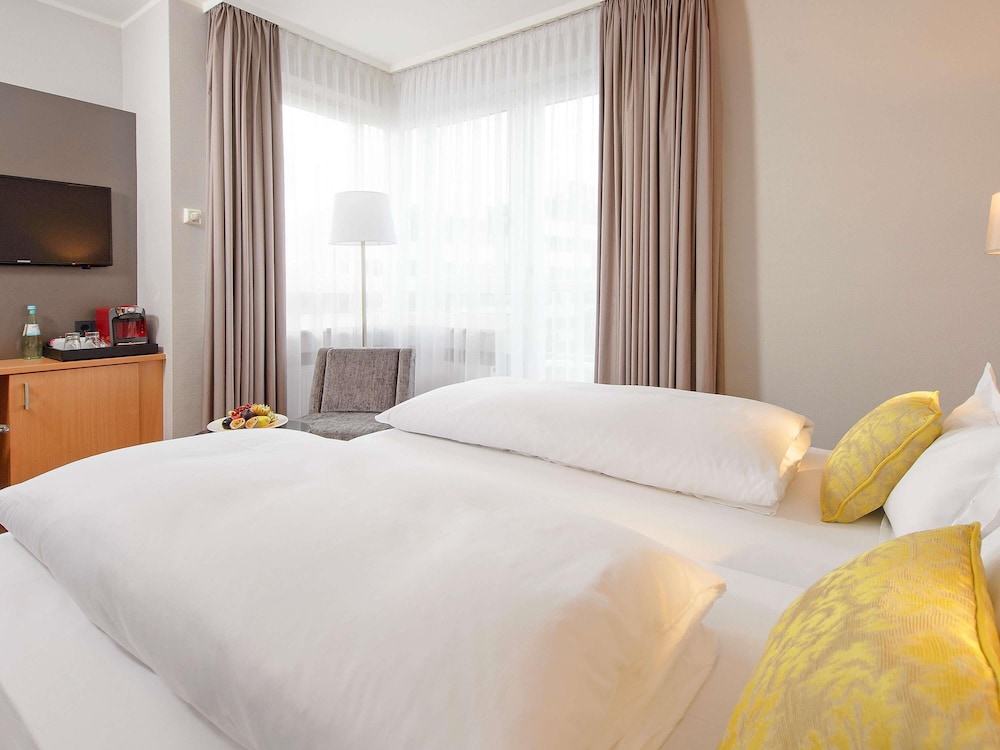 Habitación estándar con cama doble o dos camas individuales del hotel Mercure Köln Belfortstraße. Foto 3