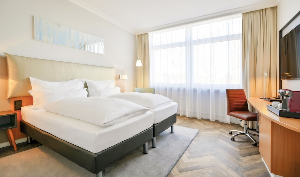 Habitación Superior con cama doble del hotel Mercure Köln Belfortstraße. Foto 1