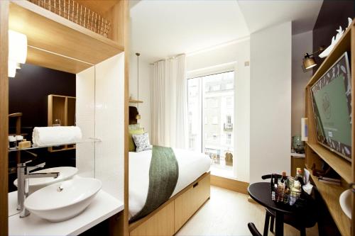 Habitación Doble del hotel Wilde Aparthotels by Staycity Covent Garden. Foto 1