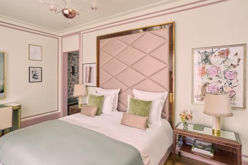 Habitación Clásica con cama extragrande del hotel Barrière Fouquet's New York. Foto 5