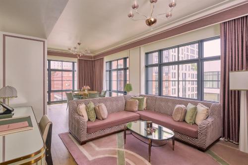 Suite esquinera con vistas al Hudson del hotel Barrière Fouquet's New York. Foto 4