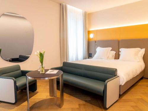 Habitación Doble Deluxe con vistas a la bahía del hotel Palazzo Tirso Cagliari Mgallery