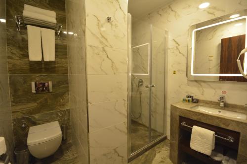 Habitación Familiar Deluxe del hotel Piya Sport. Foto 1