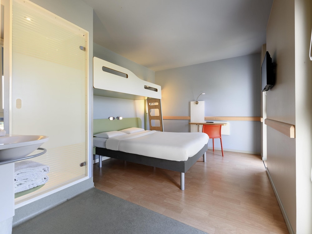 Habitación doble 1 Cama doble del hotel Ibis Budget Muenchen City Olympiapark. Foto 2