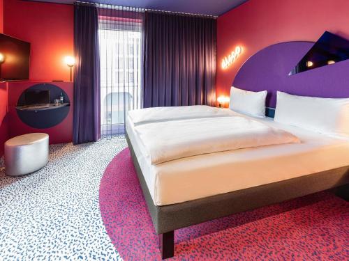 Habitación Doble Estándar del hotel Ibis Styles Muenchen Perlach. Foto 7
