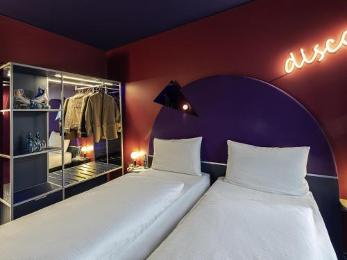 Habitación Doble Estándar - 2 camas del hotel Ibis Styles Muenchen Perlach. Foto 2
