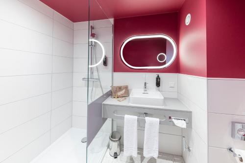 Habitación Doble Estándar - 2 camas del hotel Ibis Styles Muenchen Perlach. Foto 11