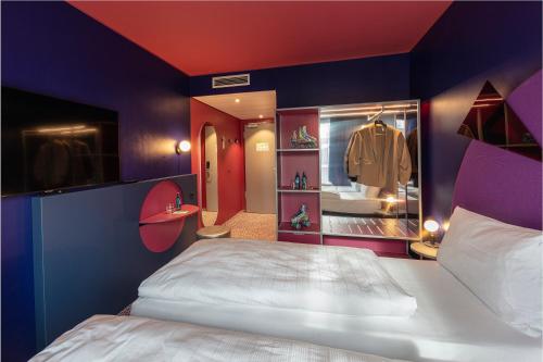 Habitación Doble Estándar - 2 camas del hotel Ibis Styles Muenchen Perlach. Foto 13