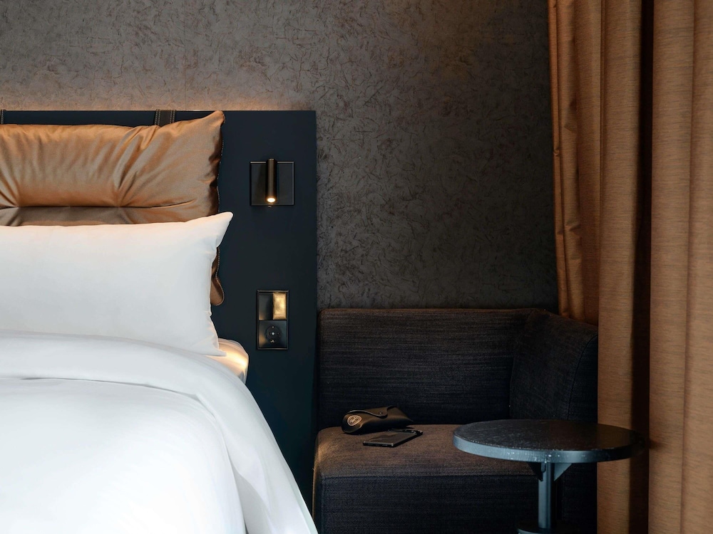 Habitación Gemela Confort All Comfort con dos camas individuales del hotel Ibis Styles Friedrichshafen. Foto 8