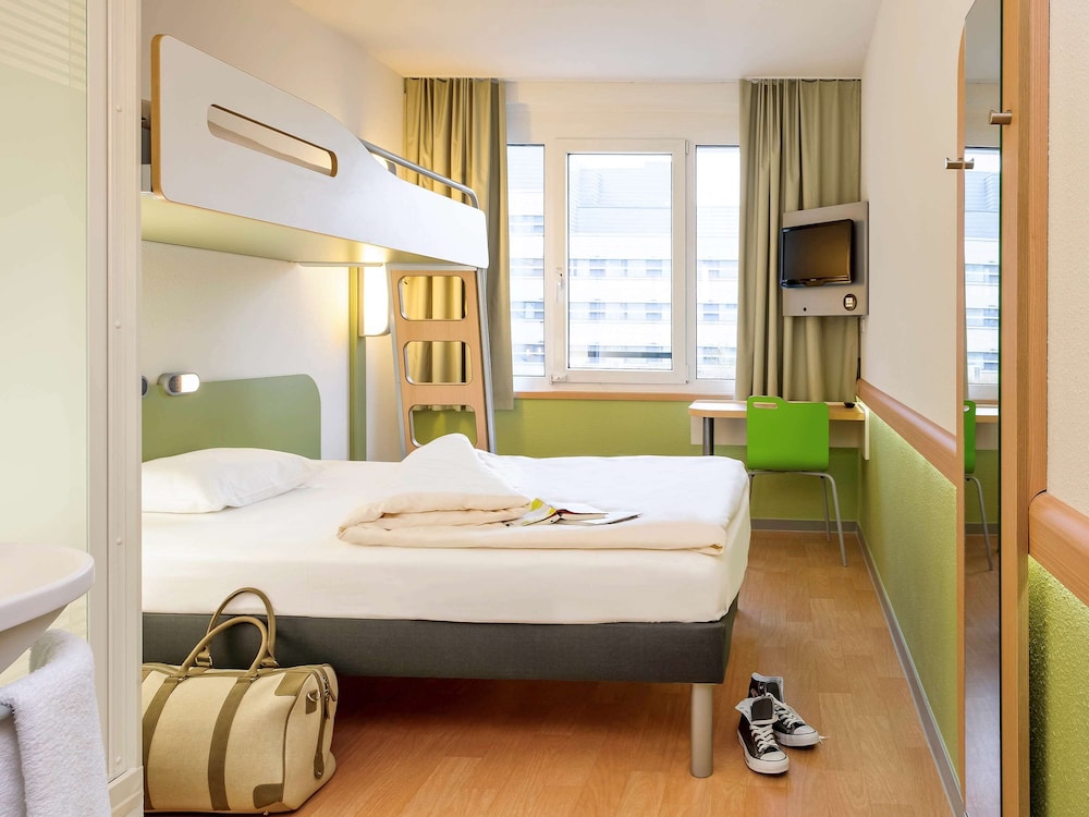 Habitaciones estándar con 1 cama doble del hotel ibis budget Aachen City. Foto 1