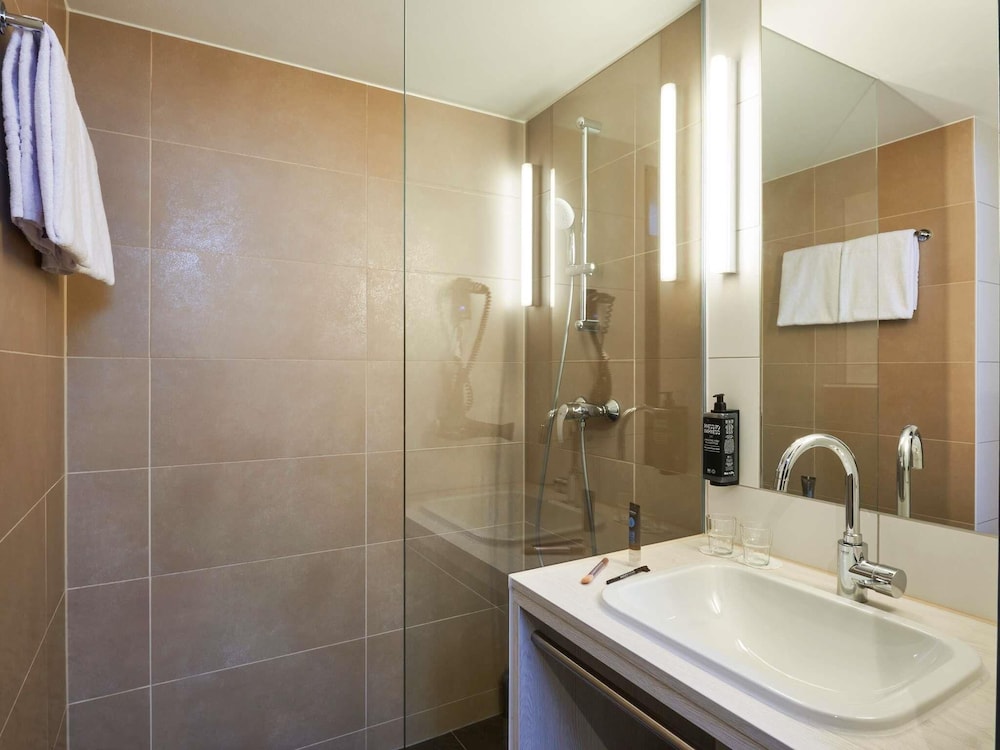 Habitación estándar con cama doble de 160 x 200 cm del hotel Ibis Styles Singen