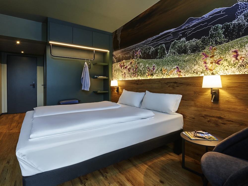 Habitación estándar con cama doble de 160 x 200 cm del hotel Ibis Styles Singen. Foto 3
