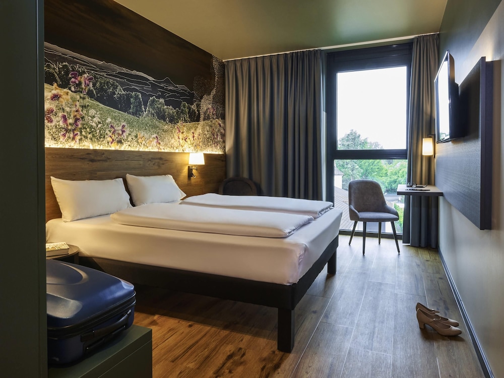 Habitación estándar con dos camas individuales de 90 x 200 cm del hotel Ibis Styles Singen. Foto 4