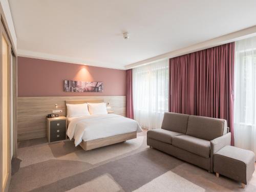 Habitación con cama grande - Adaptada para personas con movilidad reducida - No fumadores del hotel Hampton By Hilton Frankfurt City Centre East. Foto 3