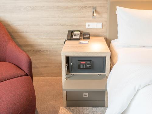 Habitación Familiar Comunicada - 1 cama grande del hotel Hampton By Hilton Frankfurt City Centre East