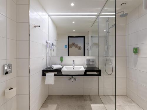 Habitación Comfort con balcón y 2 camas individuales (100 cm x 200 cm) del hotel ibis Styles Bad Reichenhall