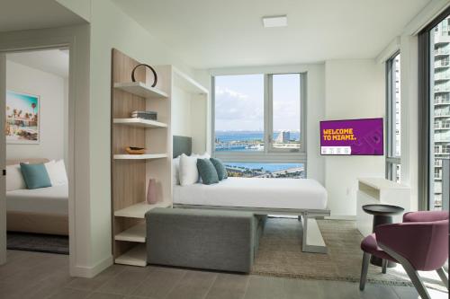 1 Dormitorio Doble Queen del hotel Yotel Miami. Foto 2