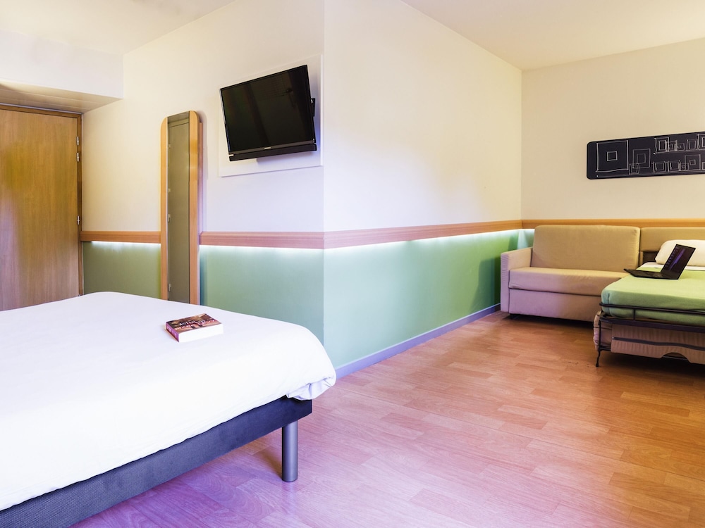 Suite Familiar Estándar del hotel ibis budget Valence Sud. Foto 3