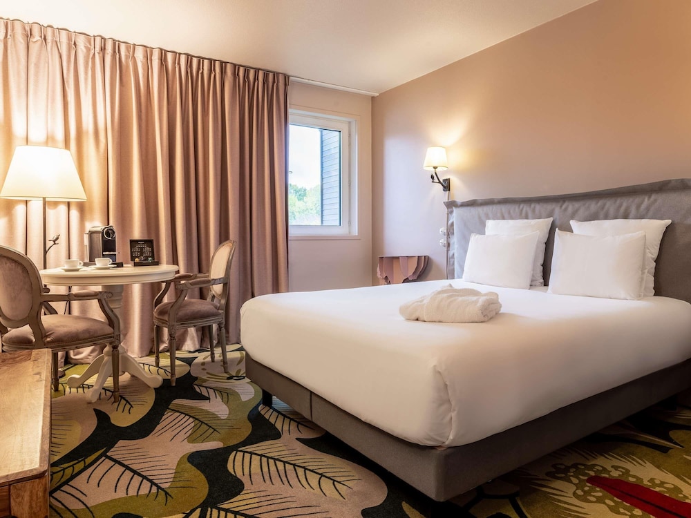 Habitación Privilegiada con 1 cama doble del hotel Demeures De Campagne Parc Du Coudray – Mercure. Foto 4