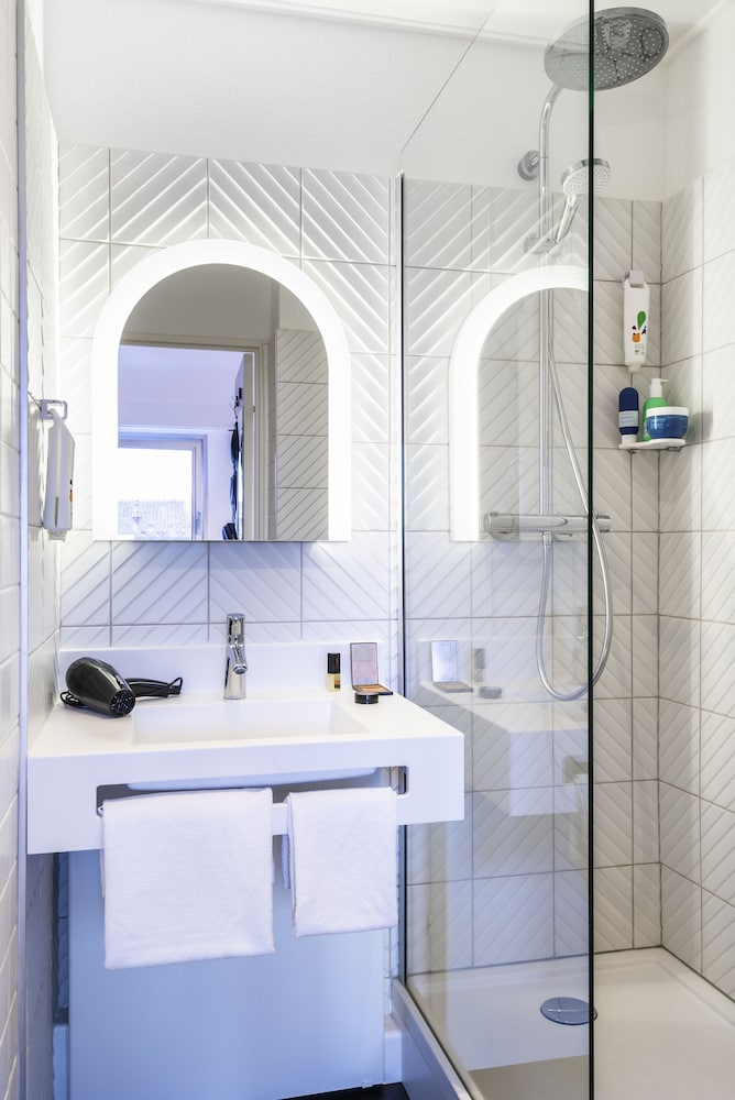 Habitación Estándar con 1 cama doble del hotel ibis Styles Sceaux Paris Sud. Foto 5