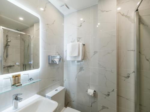 Habitación Doble Pequeña - 2 camas del hotel Minerve Paris