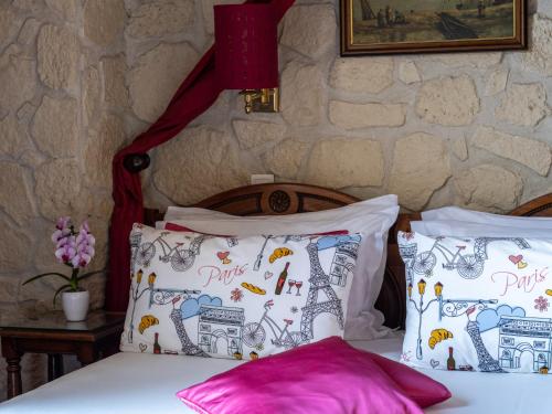 Habitación Doble Superior del hotel Minerve Paris. Foto 9