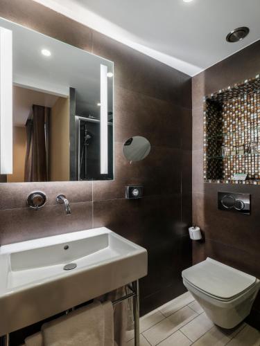 Habitación Executive de diseño del hotel Minerve Paris. Foto 7