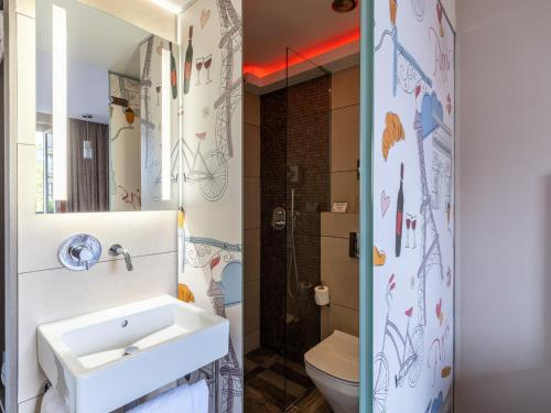 Habitación Individual Superior del hotel Minerve Paris. Foto 4