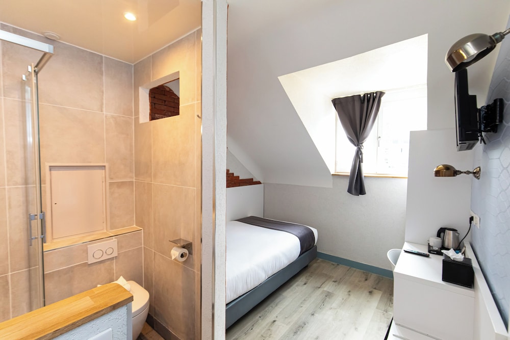 Habitación Confort del hotel De Paris Montparnasse. Foto 24