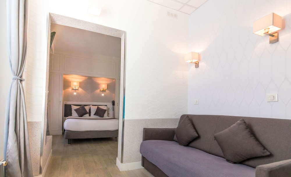 Suite Business del hotel De Paris Montparnasse. Foto 1