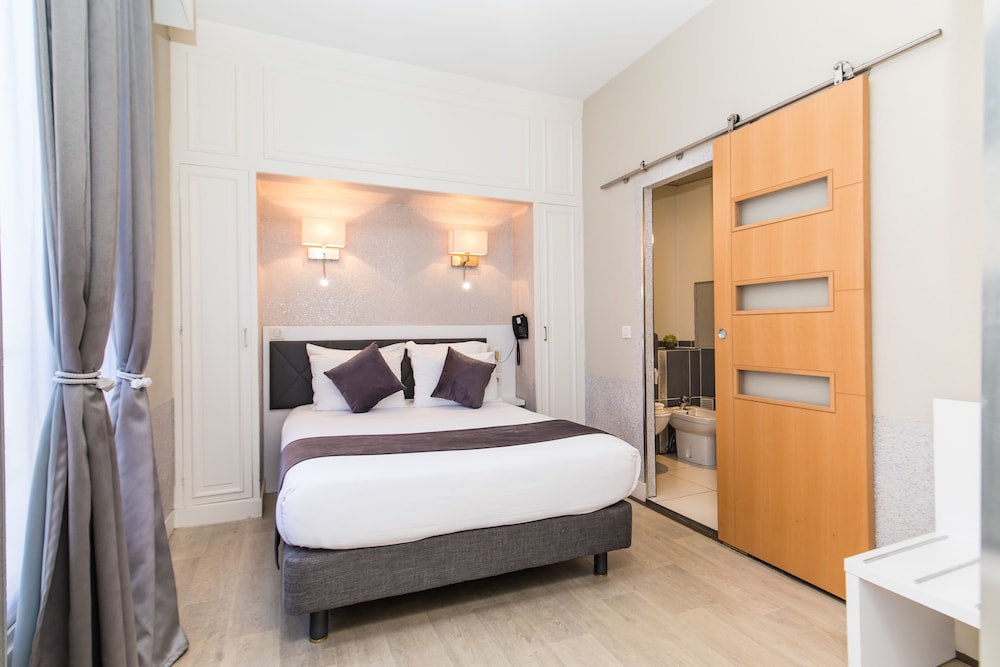 Suite Business del hotel De Paris Montparnasse. Foto 2