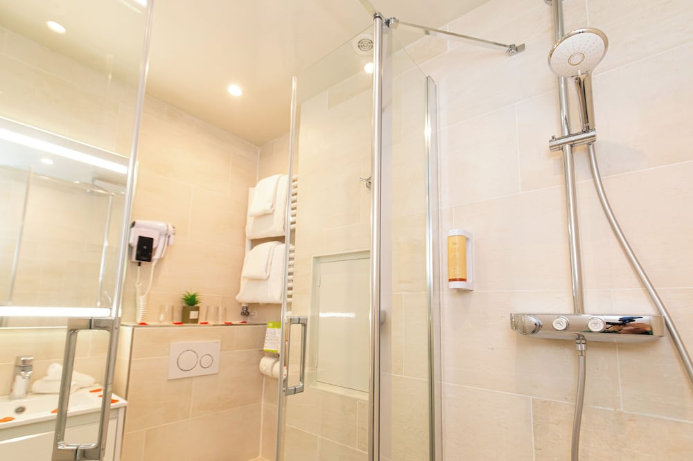 Suite Business del hotel De Paris Montparnasse. Foto 18