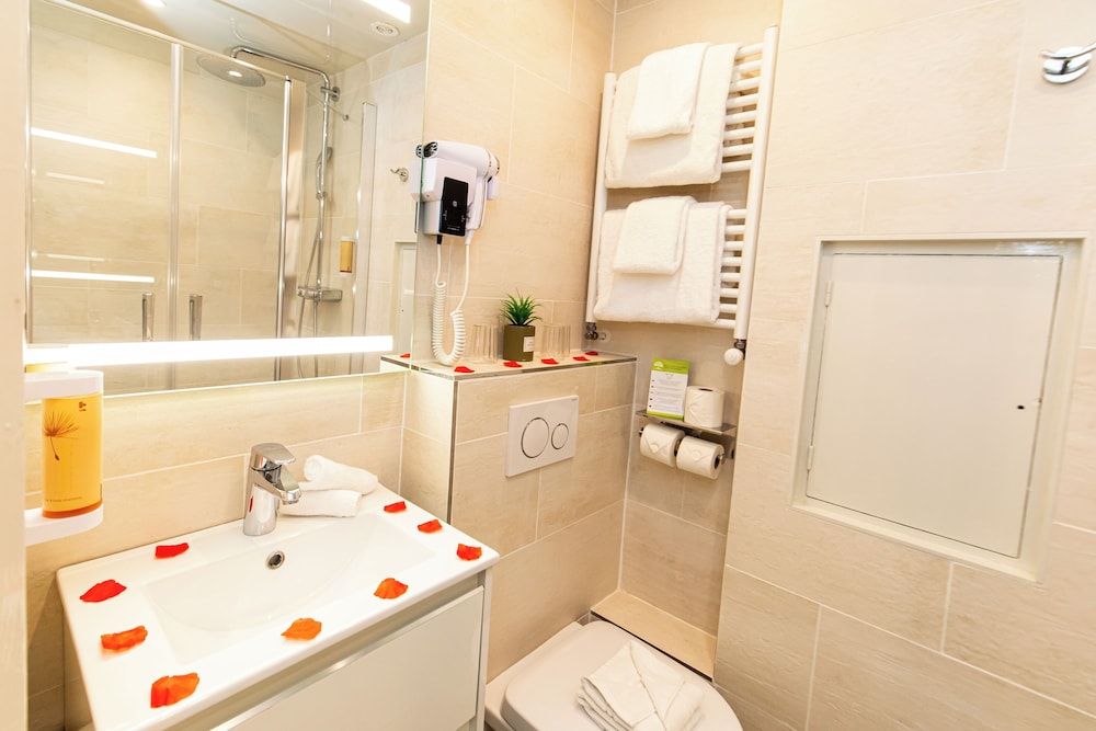 Suite Business del hotel De Paris Montparnasse. Foto 19