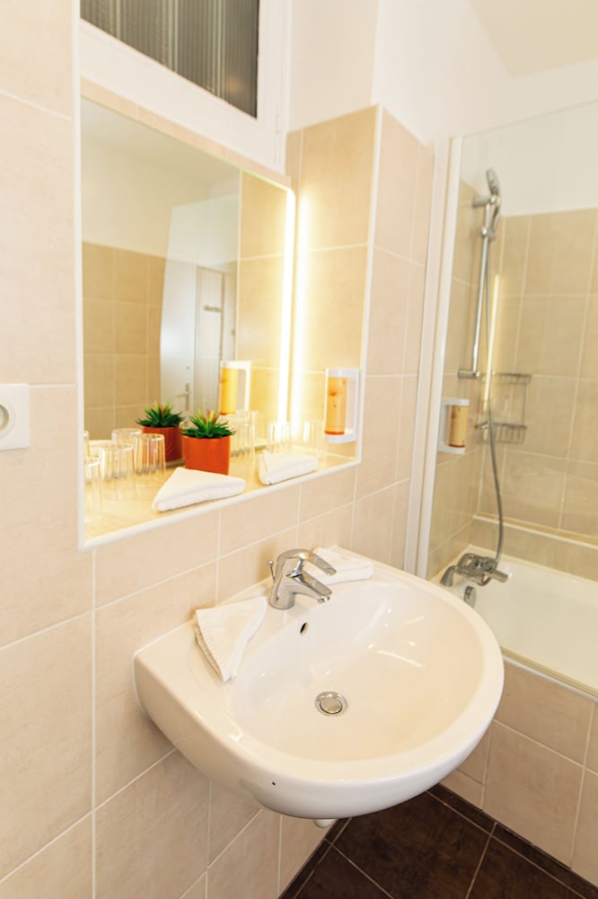 Suite Familiar del hotel De Paris Montparnasse. Foto 12