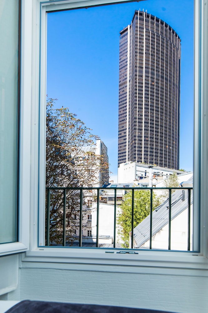 Habitación superior, vistas al patio del hotel De Paris Montparnasse. Foto 24
