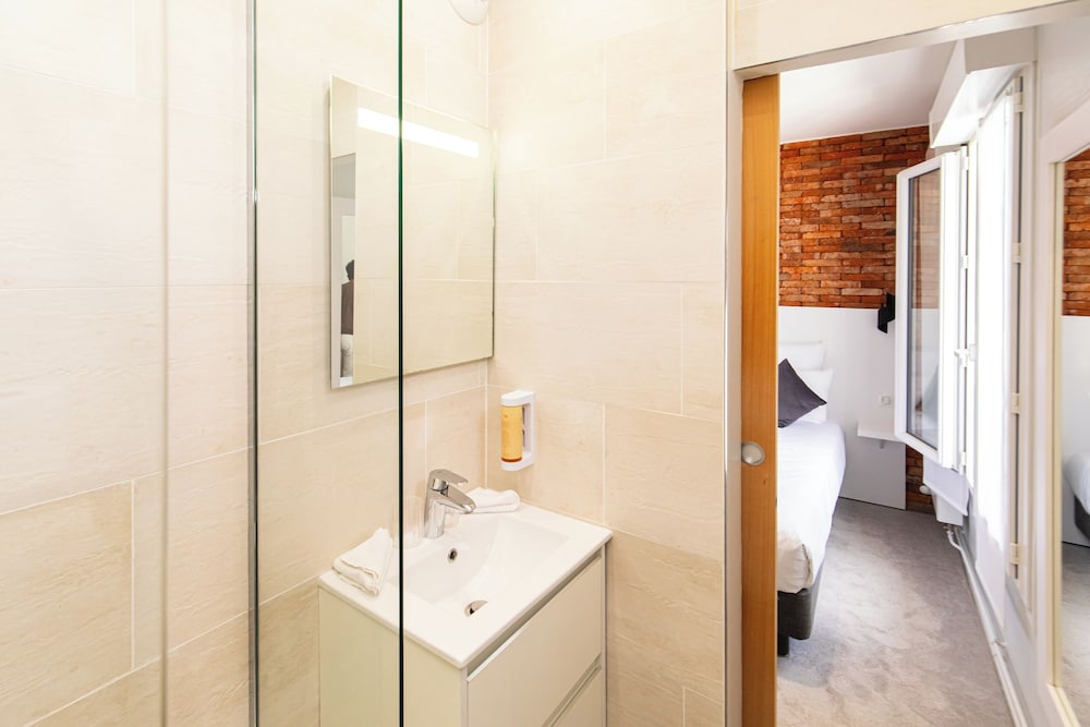 2 Chambres Adjacentes del hotel De Paris Montparnasse. Foto 19