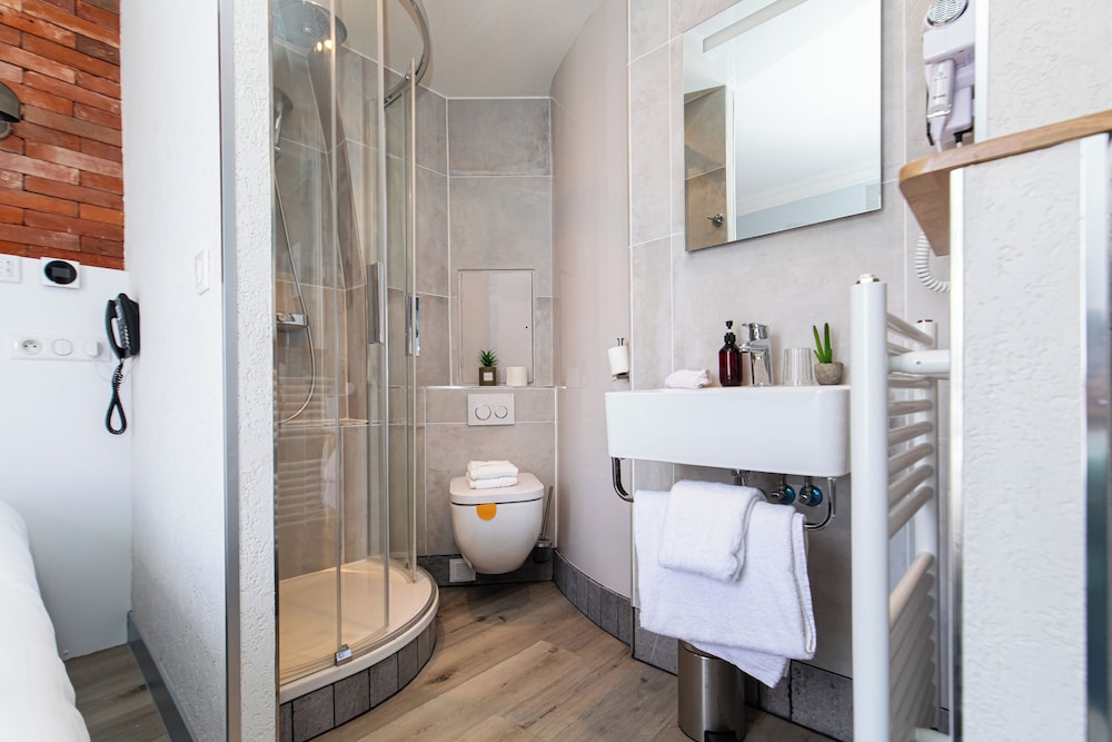 Habitación Económica del hotel De Paris Montparnasse. Foto 3