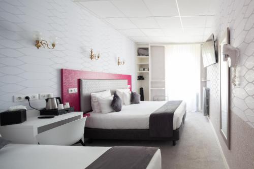 Habitación Triple del hotel De Paris Montparnasse. Foto 1