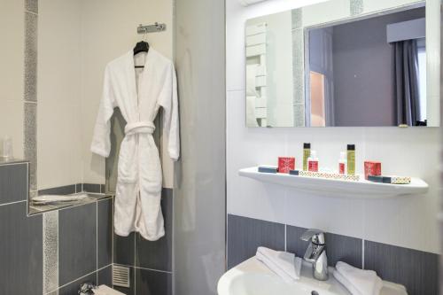 Suite Executive del hotel De Paris Montparnasse. Foto 9