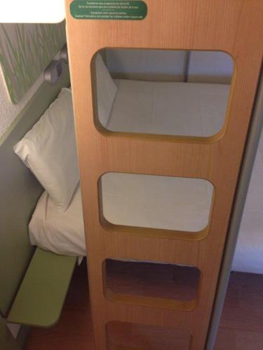 Habitación Doble con litera del hotel Ibis Budget Rambouillet. Foto 4