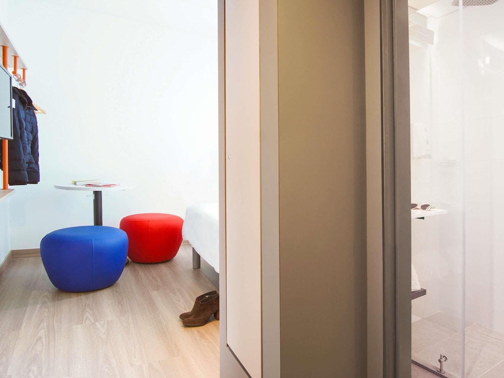 Habitacion Standard con 1 cama doble del hotel Ibis Budget Bogota Marly. Foto 6