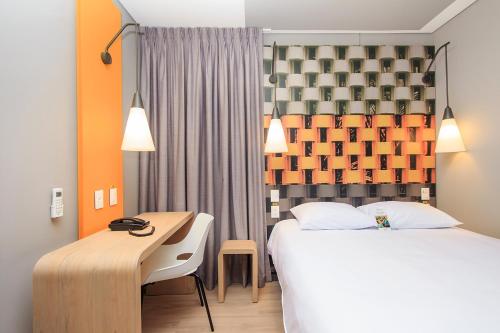 Habitación Doble Estándar del hotel Ibis Cúcuta. Foto 4