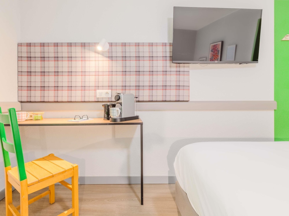 Habitación POP con vistas al jardín y 1 cama doble del hotel Greet Annecy Cran Gevrier By Accor. Foto 13