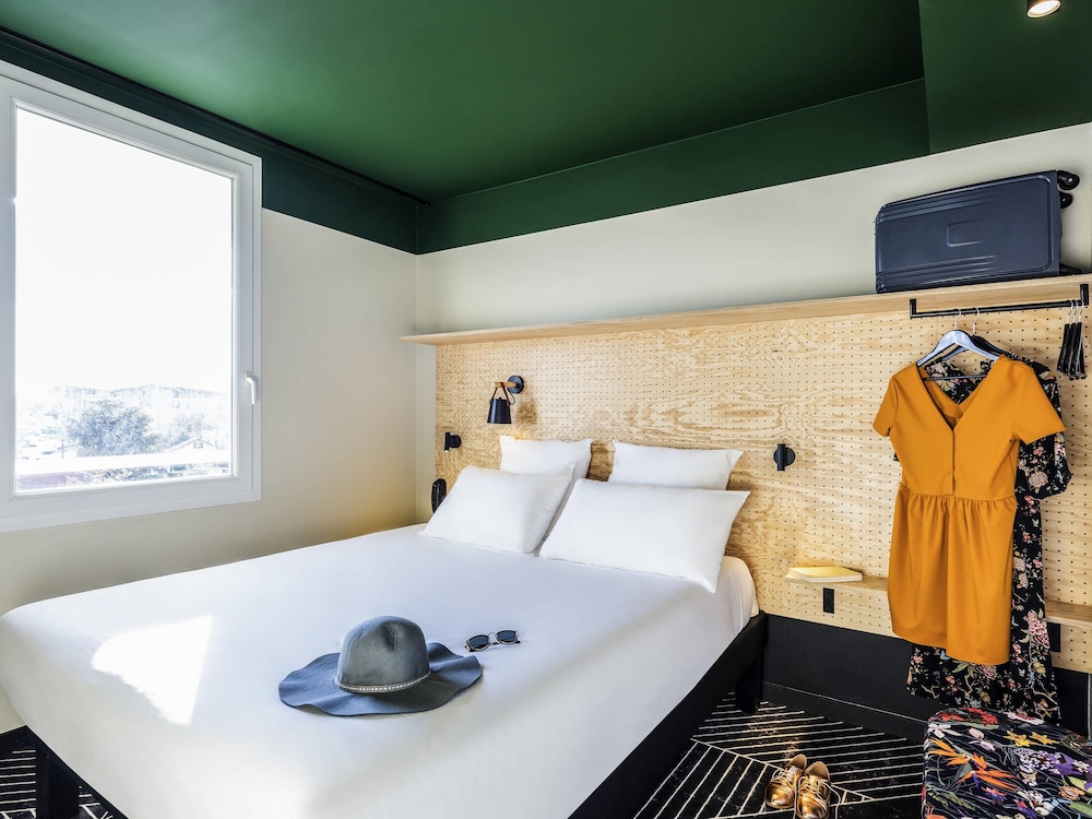 Habitación Estándar con 1 cama doble del hotel ibis Styles Lyon Meyzieu Arena Stadium. Foto 5
