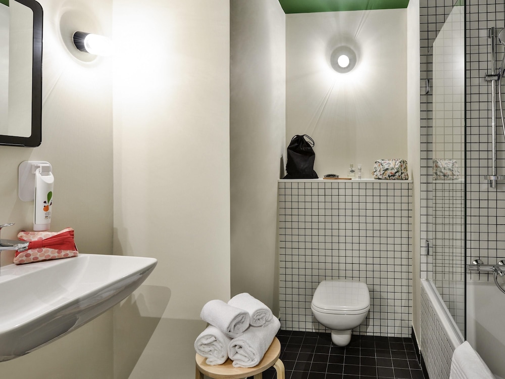 Habitación Familiar del hotel ibis Styles Lyon Meyzieu Arena Stadium. Foto 3