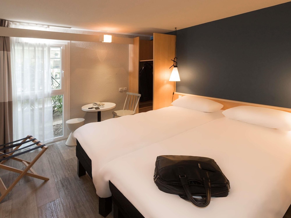 Habitaciones comunicantes del hotel Ibis Nantes Saint Herblain. Foto 4