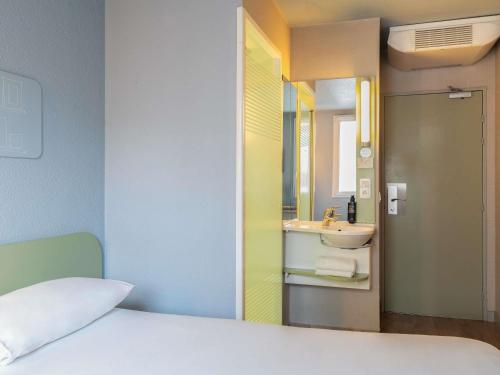 Habitación Doble del hotel Ibis Budget Paris La Villette 19eme. Foto 3