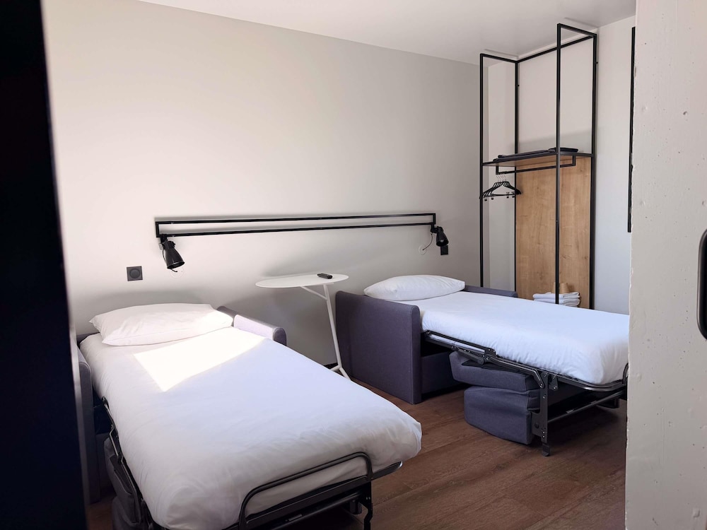 Habitación Familiar del hotel Ibis Lunel Petite Camargue. Foto 3