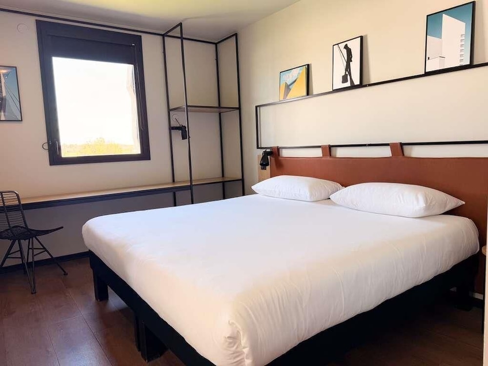 Habitación Familiar del hotel Ibis Lunel Petite Camargue. Foto 6