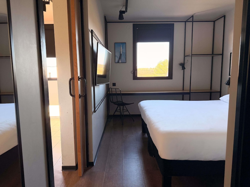 Habitación Familiar del hotel Ibis Lunel Petite Camargue. Foto 5